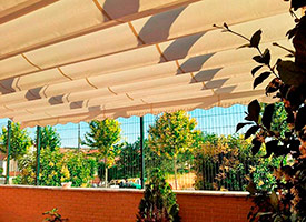 Instalación de Pérgola Entre Paredes en Fuenlabrada.