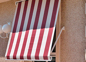 Instalación de Toldo Punto Recto con Cofre en vivienda en Fuenlabrada.