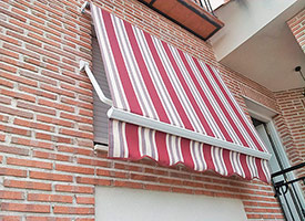 Instalación de Toldo Punto Recto Sencillo en Chalet en Loranca, Fuenlabrada.