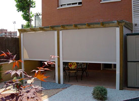 Instalaci&oacute;n de Toldo Vertical Cortavientos en Fuenlabrada.