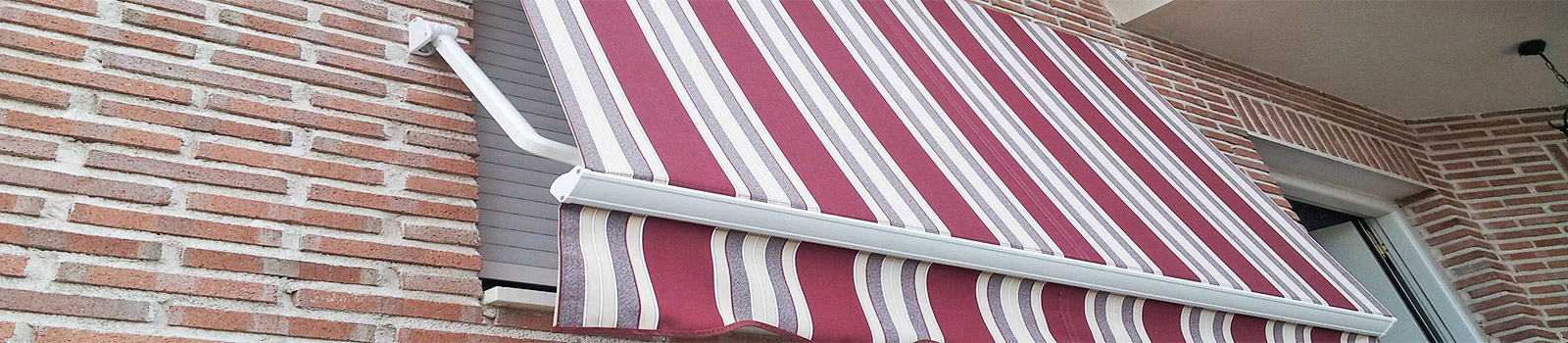 Somos expertos en toldos punto recto en Fuenlabrada, Madrid.